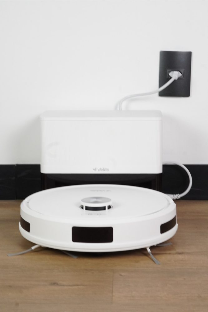 Connect the dock and charge