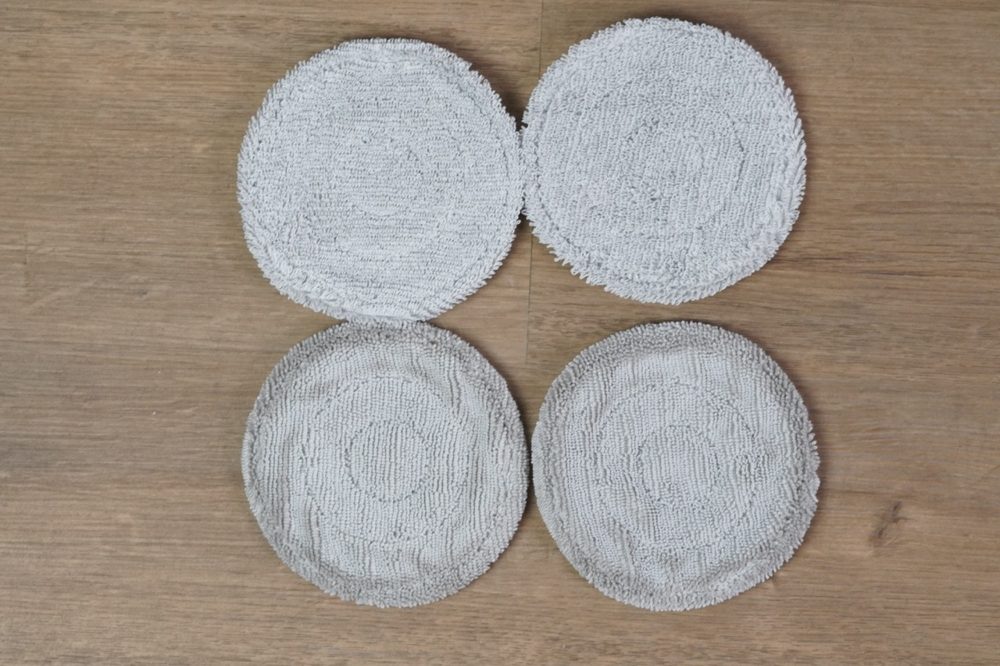 What is in the box - 4 spinning mop pads