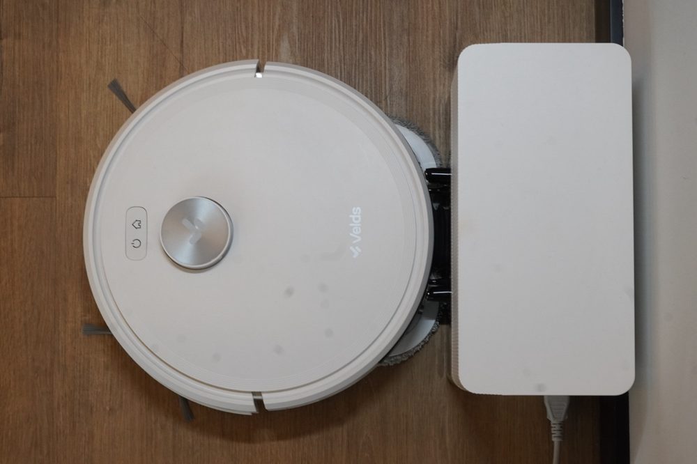 Charging dock and dust box